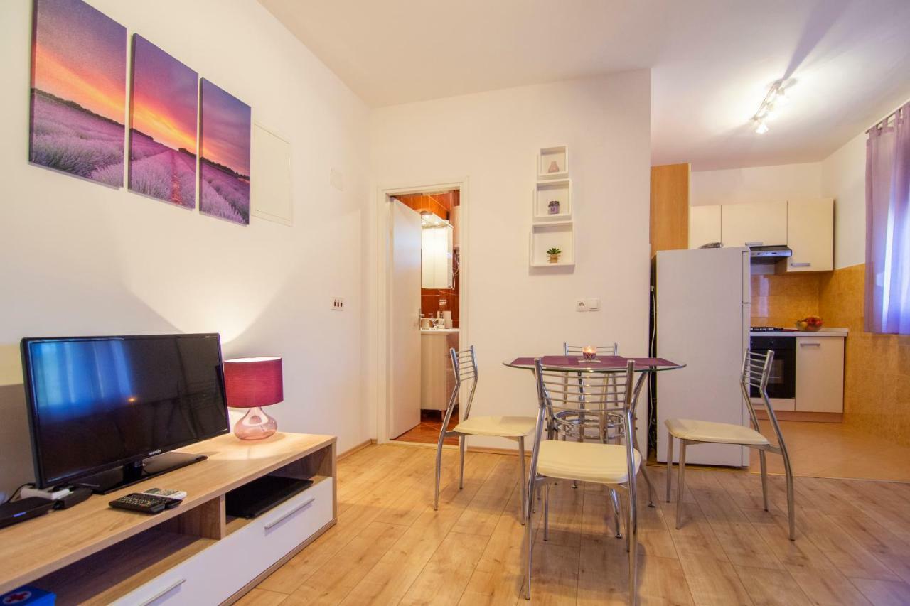 Apartmani Perkovic Gustirna Bagian luar foto