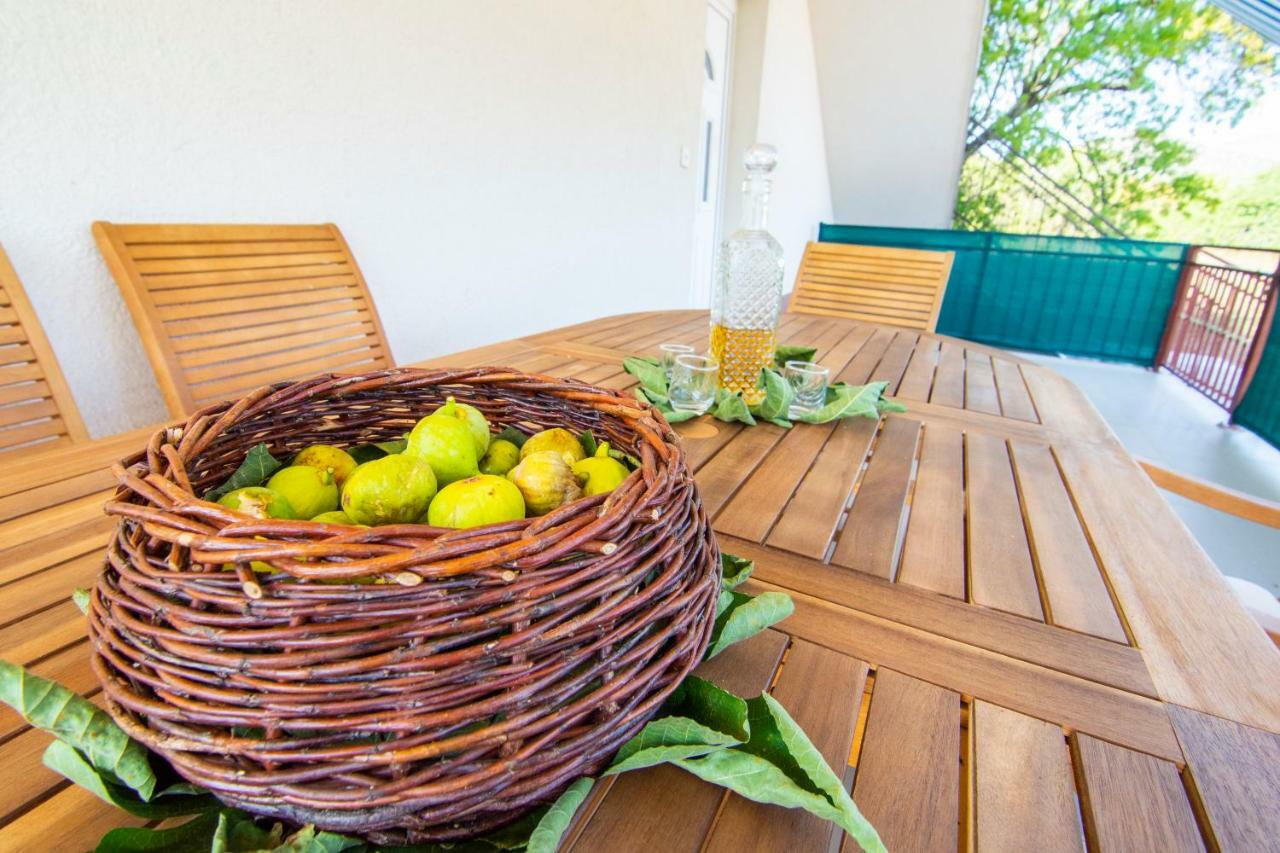 Apartmani Perkovic Gustirna Bagian luar foto